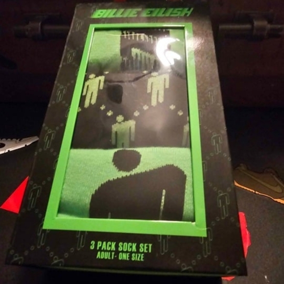 Billie Eillish socks and pin bundle - Picture 2 of 7